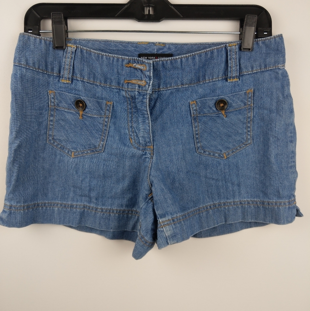 💰 New York & Company Short's size‎ 4